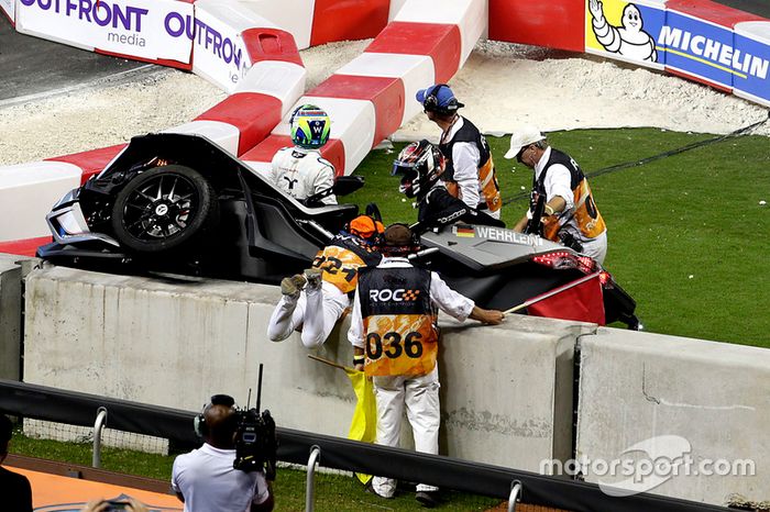 Choque de Pascal Wehrlein y Felipe Massa en el Polaris Slingshot SLR