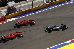 Валттері Боттас, Mercedes AMG F1 W08, Себастьян Феттель, Кімі Райкконен, Ferrari SF70H