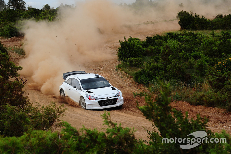 Test Hyundai i20 WRC 2017