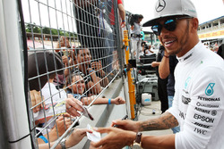 Race winner Lewis Hamilton, Mercedes AMG F1 celebrates with the fans