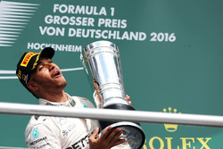 Подиум: победитель - Льюис Хэмилтон, Mercedes AMG F1