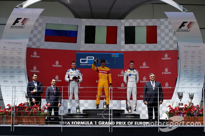 Podio: ganador de la carrera Antonio Giovinazzi, PREMA Racing, segundo lugar Sergey Sirotkin, ART Grand Prix & tercer lugar Raffaele Marciello, RUSSIAN TIME