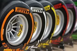 Mostrar neumáticos de Pirelli