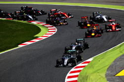 Nico Rosberg, Mercedes AMG F1 W07 Hybrid y Lewis Hamilton, Mercedes AMG F1 W07 Hybrid, Daniel Riccia