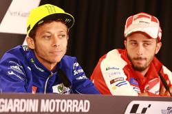 Valentino Rossi, Yamaha Factory Racing; Andrea Dovizioso, Ducati Team