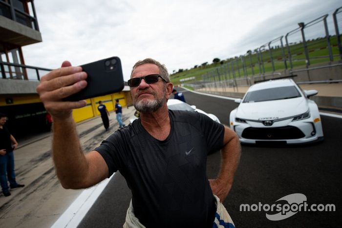 Ingo Hoffmann e os novos Corolla e Cruze da Stock Car 2020