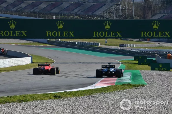 Charles Leclerc, Ferrari SF1000 alongside Daniel Ricciardo, Renault F1 Team R.S.20 
