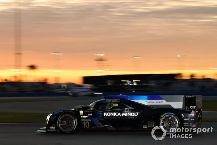 #10 Wayne Taylor Racing Cadillac DPi-V.R. Cadillac DPi, DPi: Renger Van Der Zande, Ryan Briscoe, Scott Dixon, Kamui Kobayashi