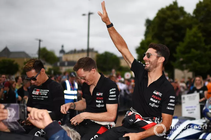 Kamui Kobayashi, Mike Conway, José María López, Toyota Gazoo Racing