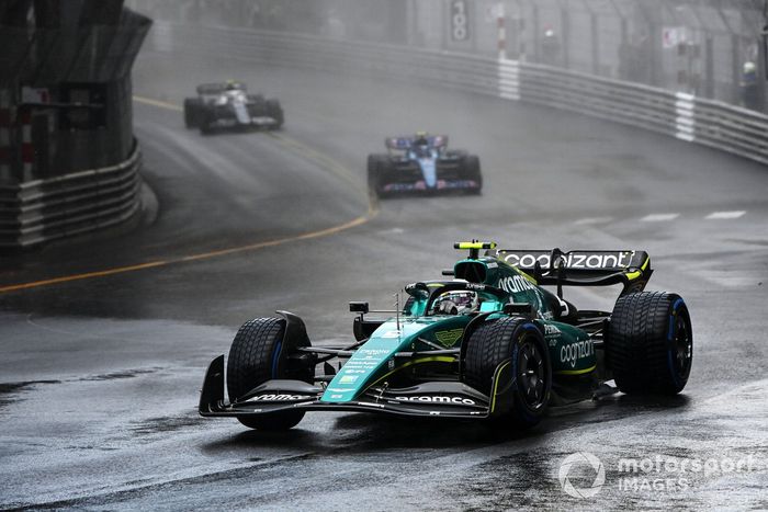 Sebastian Vettel, Aston Martin AMR22, Esteban Ocon, Alpine A522