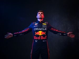 PUMA - レッドブル　レーシングスーツレプリカ　2021モデル　フェルスタッペンモデル ギャラリー】レッドブルの2025年仕様のレーシングスーツ F1