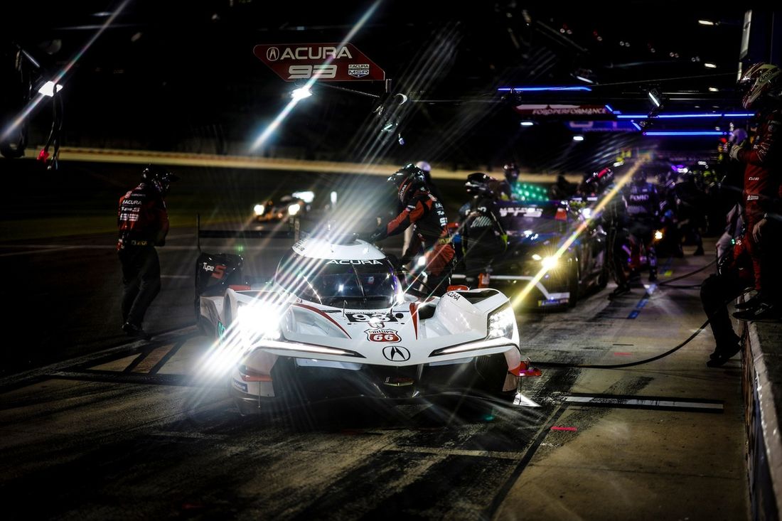 #93 Acura Meyer Shank Racing c/Curb Agajanian Acura ARX-06: Renger Van Der Zande, Nick Yelloly, Alex Palou, Kaku Ohta