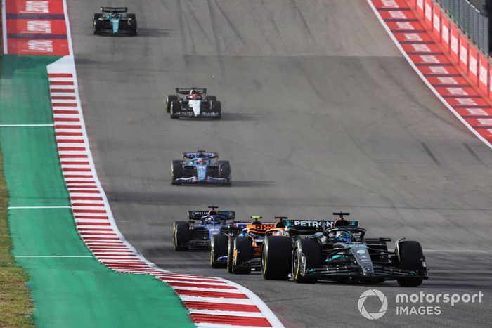 George Russell, Mercedes F1 W14, Oscar Piastri, McLaren MCL60, Lando Norris, McLaren MCL60, Alex Albon, Williams FW45