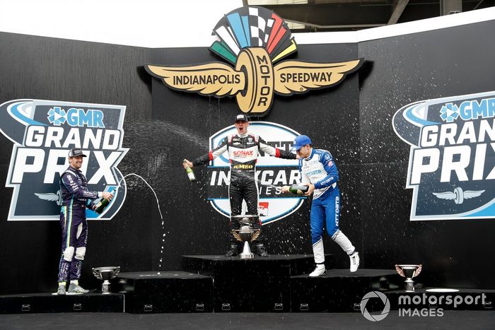 Podio: ganador Rinus VeeKay, Ed Carpenter Racing Chevrolet, segundo Romain Grosjean, Dale Coyne Racing with RWR Honda, y tercero Alex Palou, Chip Ganassi Racing Honda