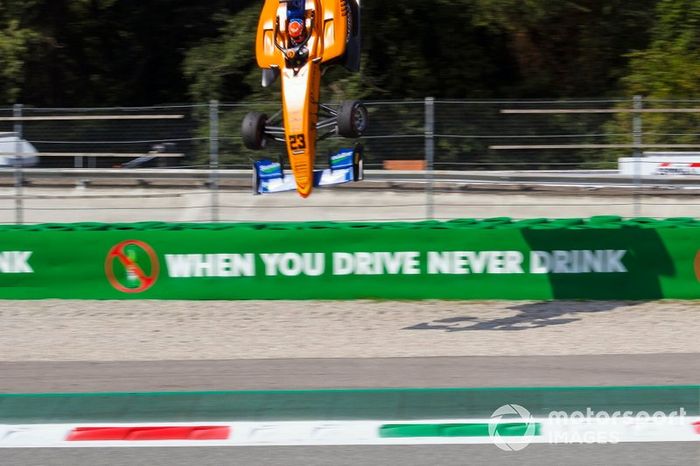 Alexander Peroni, Campos Racing, crashes