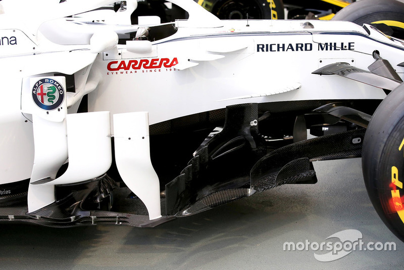 Sauber C37 barge boards