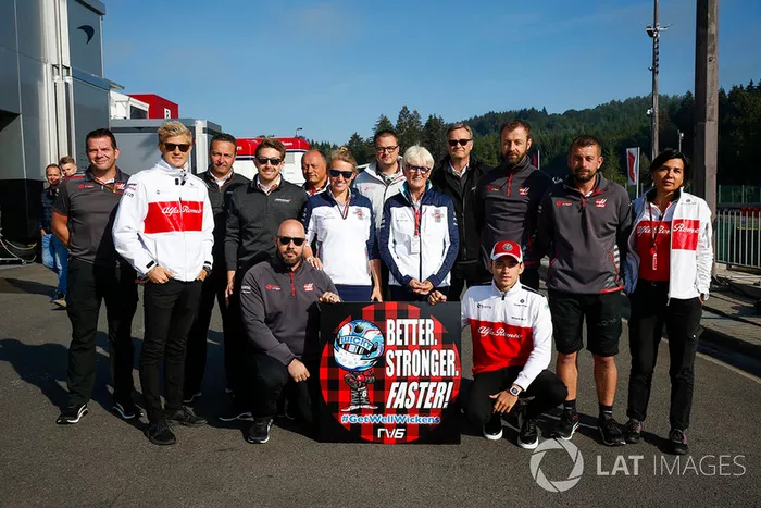 Robert Wickens için Peter Crolla, Haas, Marcus Ericsson, Sauber, Emmanel Esnault, McLaren, Frederic Vasseur, Sauber, Anne Bradshaw ve Charles Leclerc, Sauber'den iyi dilekler