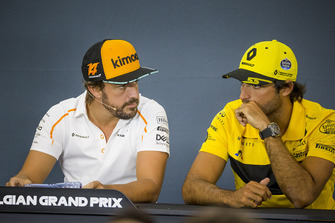 Fernando Alonso, McLaren and Carlos Sainz Jr., Renault Sport F1 Team basın toplantısında