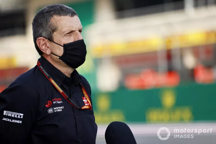 Guenther Steiner, Team Principal, Haas F1 parla con i media nel giorno in cui Mick Schumacher viene annunciato come pilota Haas F1