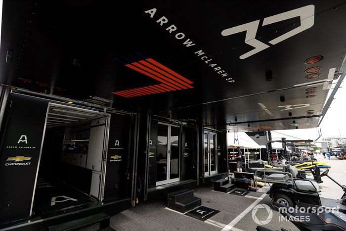 Patricio O'Ward, Arrow McLaren SP Chevrolet, Felix Rosenqvist, Arrow McLaren SP Chevrolet paddock 
