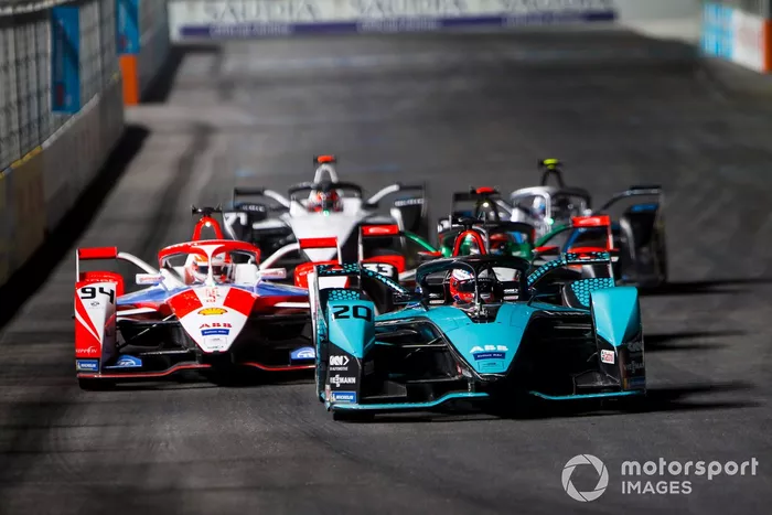 Mitch Evans, Panasonic Jaguar Racing, Jaguar I-Type 5, leads Alex Lynn, Mahindra Racing, M7Electro, Rene Rast, Audi Sport ABT Schaeffler, Audi e-tron FE07, Nyck de Vries, Mercedes Benz EQ, EQ Silver Arrow 02, and Norman Nato, Venturi Racing, Silver Arrow 