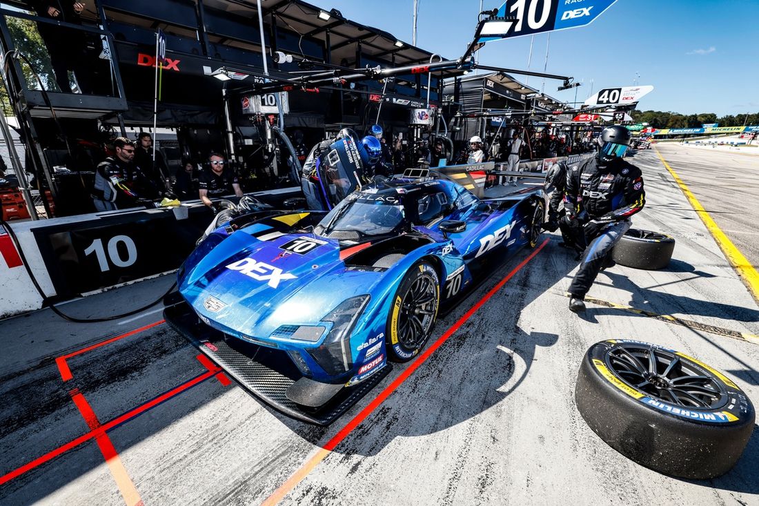 #10 Cadillac Wayne Taylor Racing Cadillac V- Series.R: Ricky Taylor, Filipe Albuquerque, Will Stevens