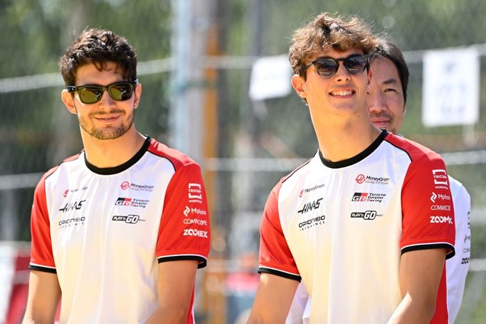 Esteban Ocon, Haas F1 Team, Oliver Bearman, Haas F1 Team