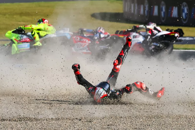 Marco Bezzecchi, Aprilia Racing chute
