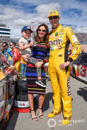 Kyle Busch, Joe Gibbs Racing, Toyota Camry M&M's Chocolate Bar
