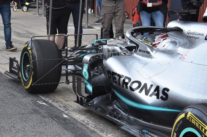 Detalle lateral del Mercedes AMG F1 W10