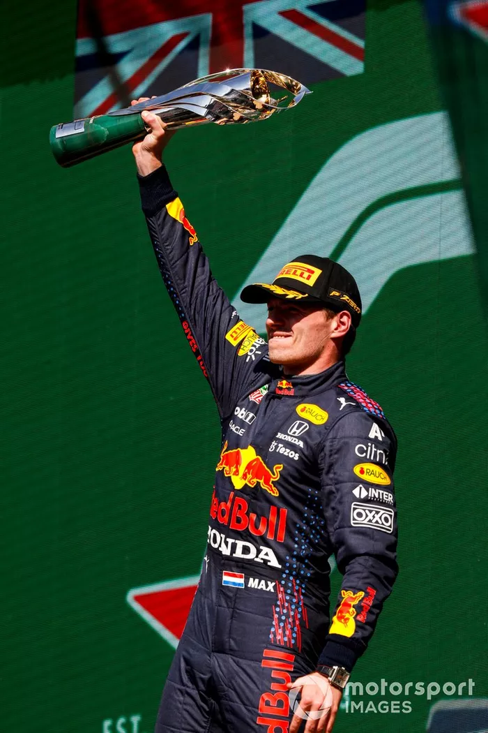 Podio: ganador Max Verstappen, Red Bull Racing