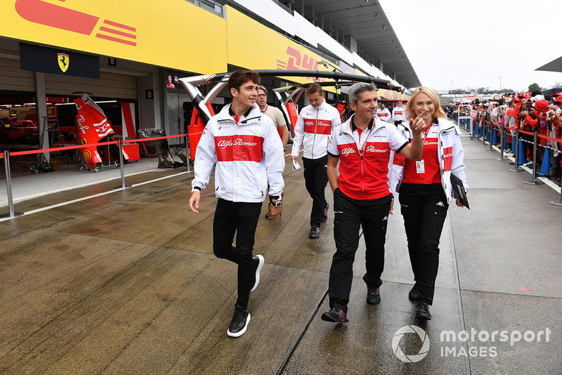 Charles Leclerc, Sauber with Xevi Pujolar, Sauber Head of Track Engineering and Ruth Buscombe, Sauber Race Strategist