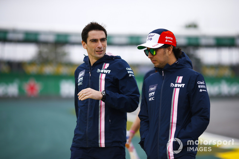 Sergio Perez, Force India, ispeziona il circuito