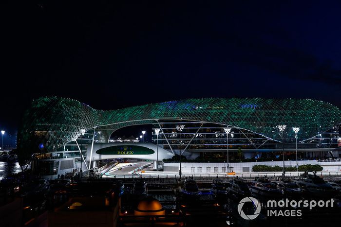 Lewis Hamilton, Mercedes AMG F1 W09 EQ Power+, Nico Hulkenberg, Renault Sport F1 Team R.S. 18, y Valtteri Bottas, Mercedes AMG F1 W09 EQ Power+