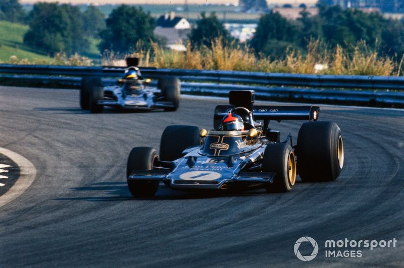 LOTUS F1チームジャケット ブラック ゴールド 妖艶なブラック＆ゴールド……現代でも多数オマージュされるJPS