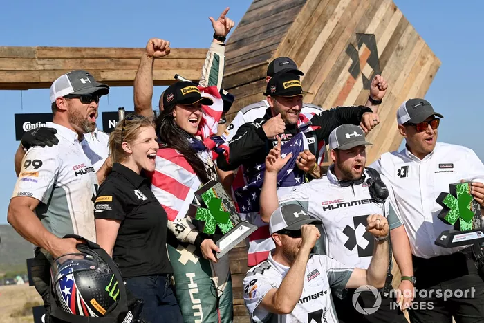 Segundo lugar Sara Price, Kyle Leduc, Chip Ganassi Racing