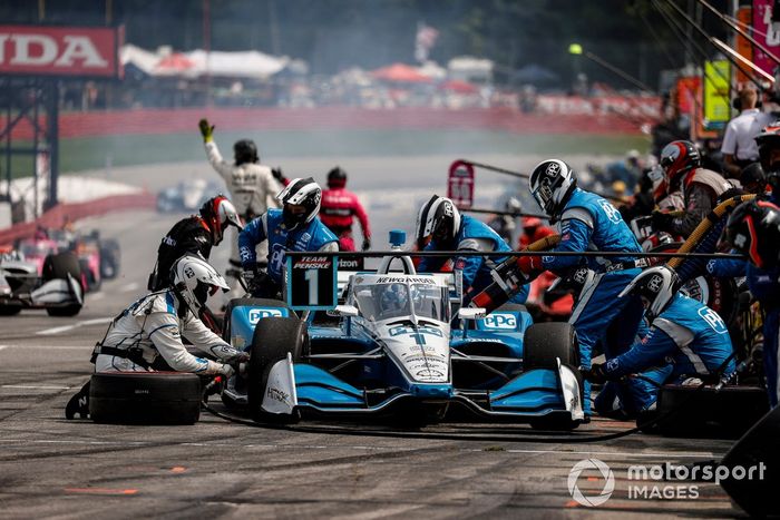 Josef Newgarden, Team Penske Chevrolet, pit stop