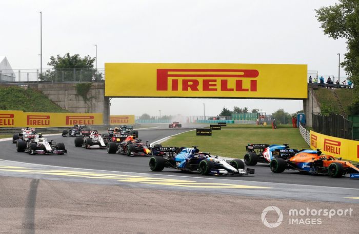 Lando Norris, McLaren MCL35M, Fernando Alonso, Alpine A521, George Russell, Williams FW43B, Max Verstappen, Red Bull Racing RB16B