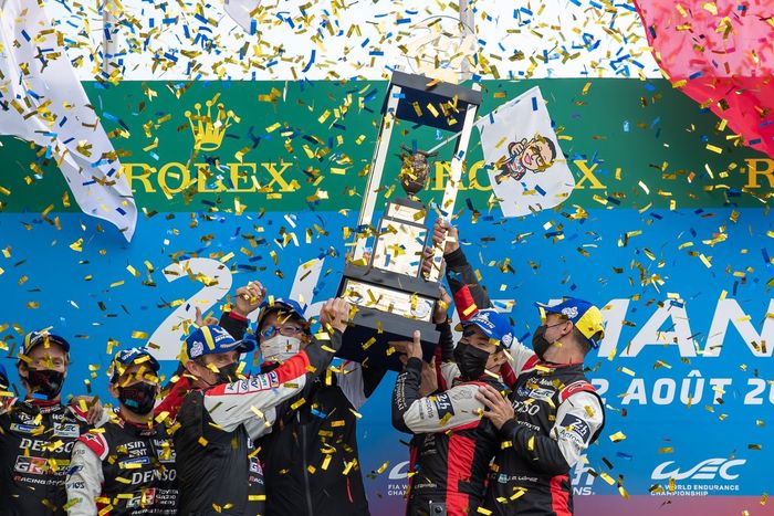 #7 Toyota Gazoo Racing Toyota GR010 - Hybrid Hypercar, Mike Conway, Kamui Kobayashi, José María López