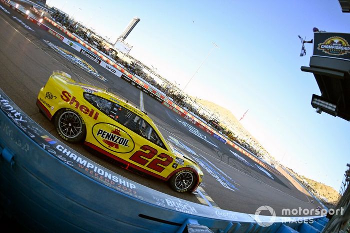 El Campeón de la Copa Nascar Joey Logano, Equipo Penske, Ford Mustang