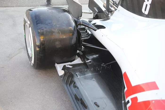 Detalle del fondo plano del Williams FW43