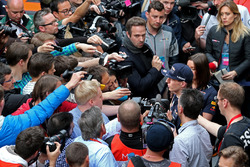 Max Verstappen, Red Bull Racing avec le médias