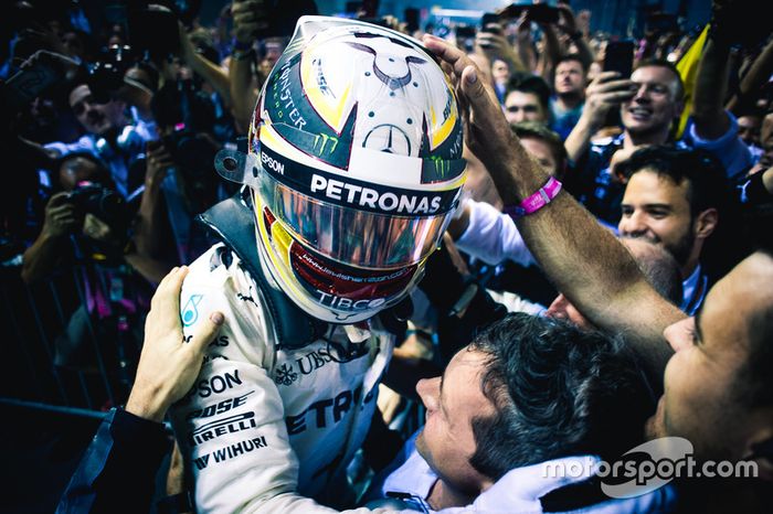 14- Gran Premio de Singapur 2017, Lewis Hamilton 1º