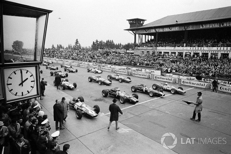 Start zum GP Deutschland 1966 auf dem Nürburgring