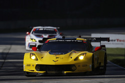 #4 Corvette Racing Chevrolet Corvette C7.R: Олівер Гевін, Томмі Мілнер