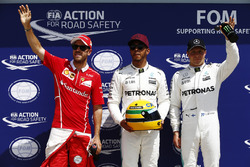 Top 3 Qualifiche: il poleman Lewis Hamilton, Mercedes AMG F1, il secondo classificato Sebastian Vettel, Ferrari, il terzo classificato Valtteri Bottas, Mercedes AMG F1