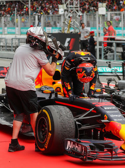 Race winner Max Verstappen, Red Bull Racing RB13 in parc ferme