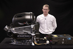 Andy Cowell mit dem Mercedes AMG F1 W06 Mercedes PU106-Type Hybrid