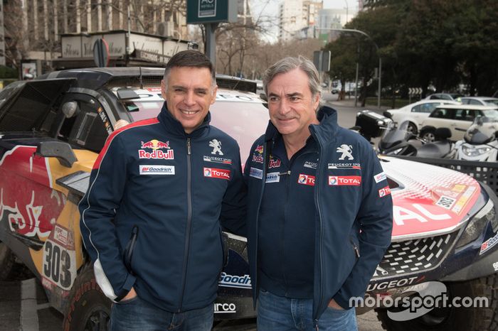 Carlos Sainz, Lucas Cruz, Peugeot Sport en las calles de Madrid