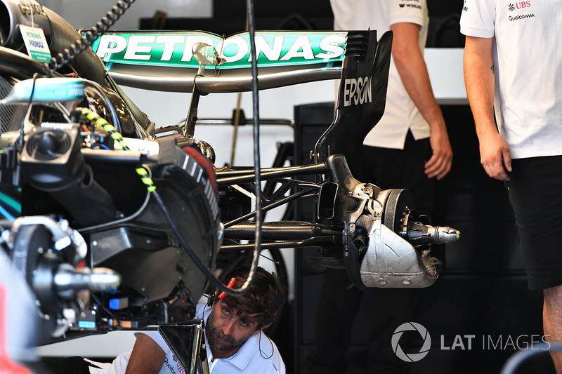 Mercedes-AMG F1 W09 EQ Power arka teker detay